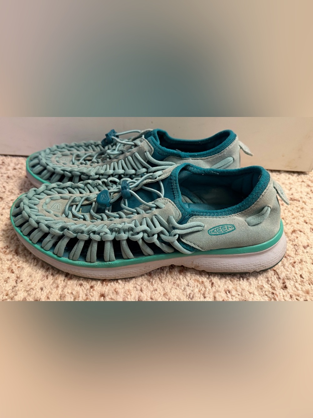 Keen Women’s Uneek Shoes in Blue/Teal, Size 9